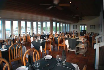 Tamarind Reef Resort Spa & Marina