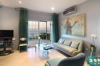 Days At Sea Beach Lodge
