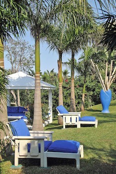 Days At Sea Beach Lodge