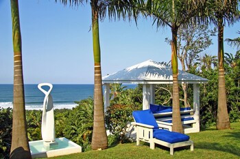 Days At Sea Beach Lodge
