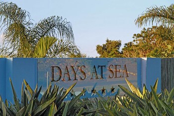 Days At Sea Beach Lodge