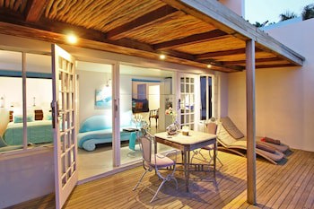 Days At Sea Beach Lodge