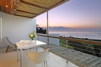 Days At Sea Beach Lodge