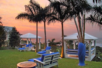 Days At Sea Beach Lodge