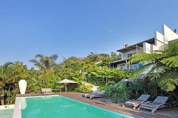 Days At Sea Beach Lodge