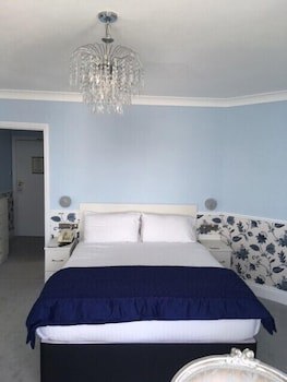 Balmoral Hotel