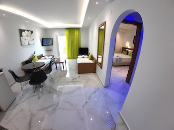 Loutsiana Hotel Apts fotoğrafı