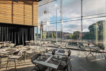 Radisson Blu Waterfront Hotel