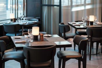 Radisson Blu Waterfront Hotel
