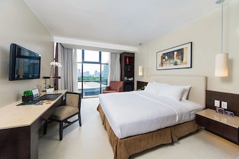 The B Hotel