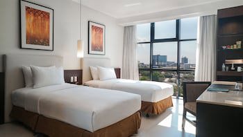The B Hotel