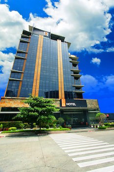 The B Hotel