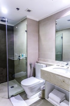 The B Hotel