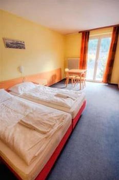 Euro Youth Hotel & Krone
