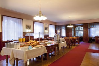 Euro Youth Hotel & Krone