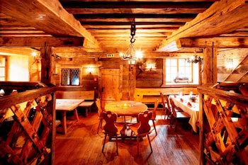 Euro Youth Hotel & Krone