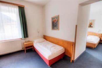 Euro Youth Hotel & Krone