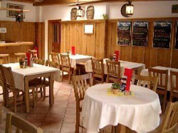 Euro Youth Hotel & Krone