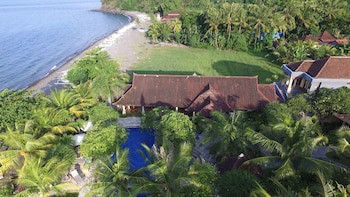 Arya Amed Beach Resort And Dive Center