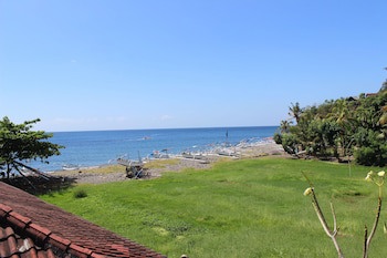 Arya Amed Beach Resort And Dive Center