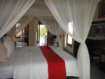 Arya Amed Beach Resort And Dive Center