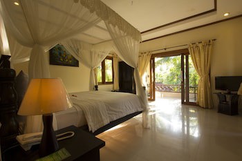 Arya Amed Beach Resort And Dive Center