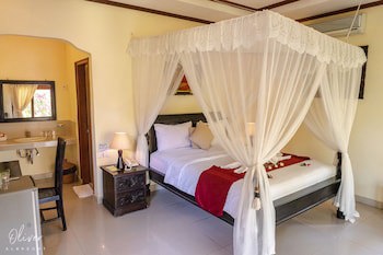 Arya Amed Beach Resort And Dive Center