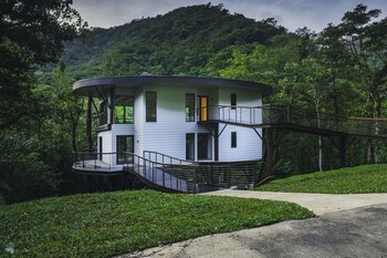 El Silencio Lodge And Spa