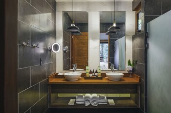El Silencio Lodge And Spa