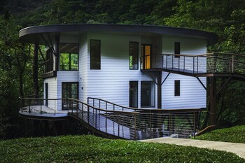 El Silencio Lodge And Spa