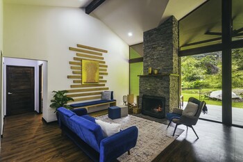 El Silencio Lodge And Spa