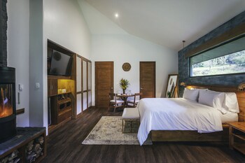 El Silencio Lodge And Spa