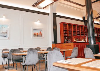 Alpha Hotel