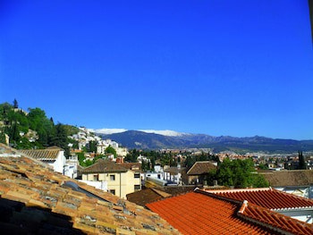 Golondrinas De La Alhambra
