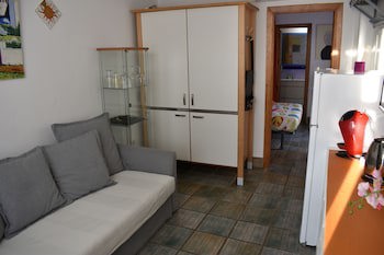 Golondrinas De La Alhambra