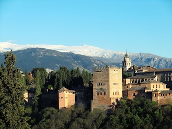 Golondrinas De La Alhambra