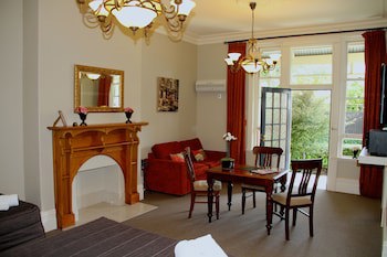 Merivale Manor