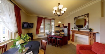 Merivale Manor