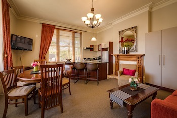 Merivale Manor