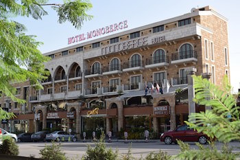 Monoberge Byblos Hotel