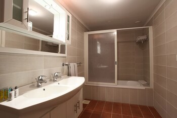 Monoberge Byblos Hotel
