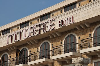 Monoberge Byblos Hotel
