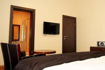 Apo Apartments