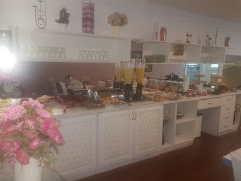 Aton Plaza Hotel