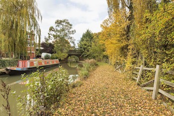 Days Inn By Wyndham Watford Gap