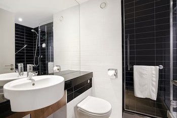 Holiday Inn Express London Heathrow T5, An Ihg Hotel