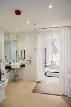 Holiday Inn Express London Heathrow T5, An Ihg Hotel
