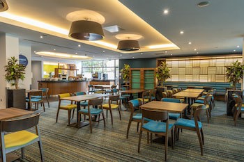 Holiday Inn Express London Heathrow T5, An Ihg Hotel