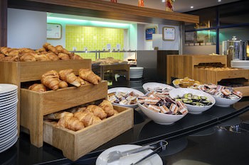 Holiday Inn Express London Heathrow T5, An Ihg Hotel