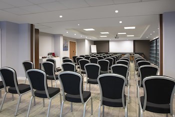 Holiday Inn Express London Heathrow T5, An Ihg Hotel